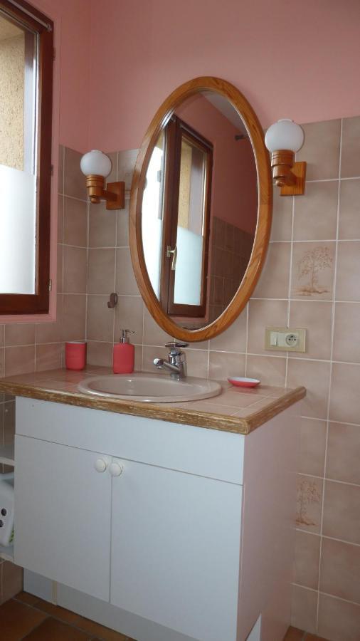 Maison De Vacances Pour 6 Personnes Avec Piscine Lainsecq 외부 사진