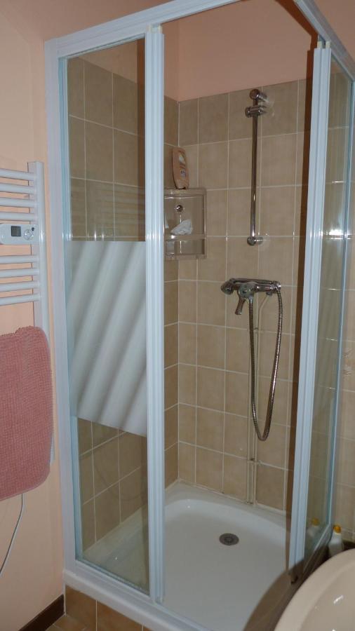 Maison De Vacances Pour 6 Personnes Avec Piscine Lainsecq 외부 사진